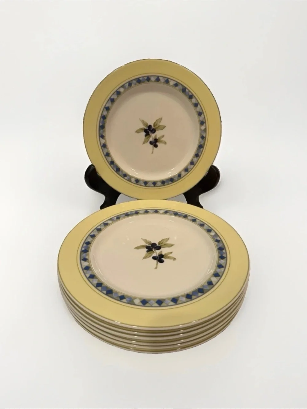 Vintage Royal Doulton Dinner Plates ((7 Plate Set)) - Discontinued